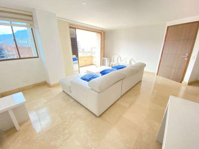 Apartamento de 3 alcobas en arriendo en Laureles, Medellín, 117 m² · foto 16 de 20