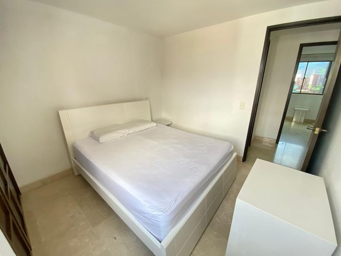 Apartamento de 3 alcobas en arriendo en Laureles, Medellín, 117 m² · foto 19 de 20