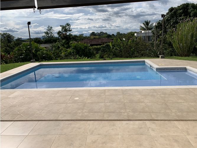 Casa de 3 alcobas en venta en El Caimo, Armenia, 250 m² · foto 4 de 24