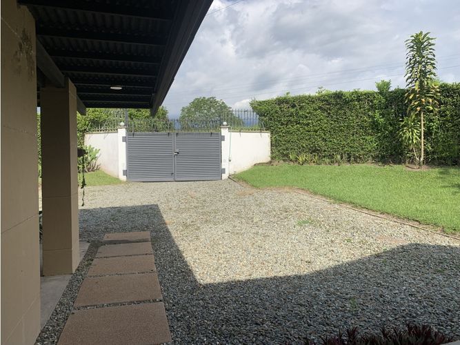 Casa de 3 alcobas en venta en El Caimo, Armenia, 250 m² · foto 9 de 24