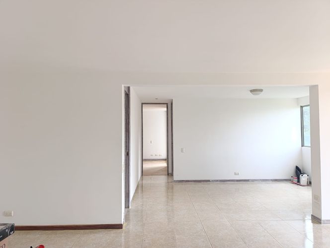 Apartamento de 2 alcobas en arriendo en El Poblado, Medellín, 98 m² · foto 12 de 14