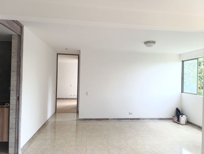 Apartamento de 2 alcobas en arriendo en El Poblado, Medellín, 98 m² · foto 8 de 14