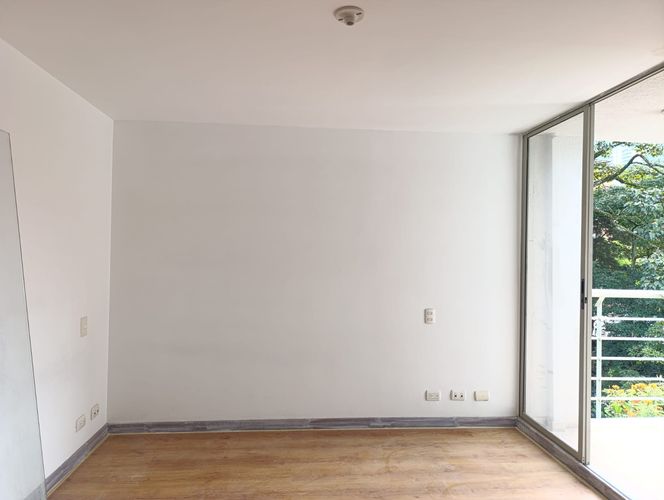Apartamento de 2 alcobas en arriendo en El Poblado, Medellín, 98 m² · foto 2 de 14
