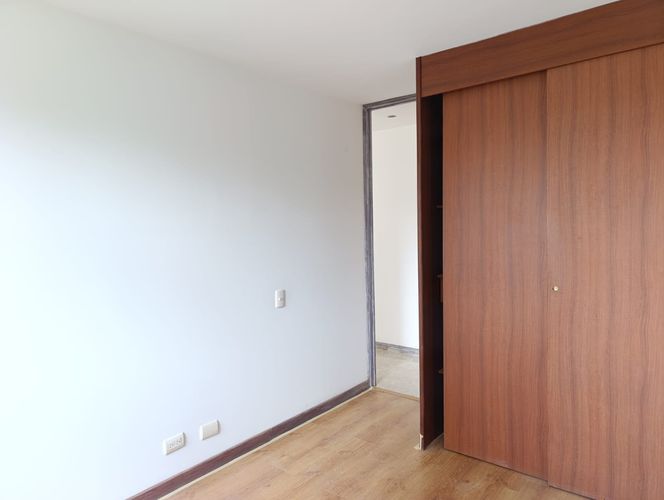 Apartamento de 2 alcobas en arriendo en El Poblado, Medellín, 98 m² · foto 6 de 14