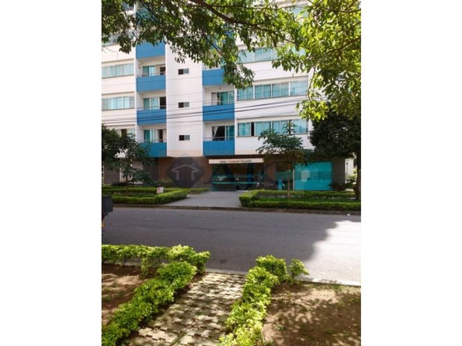 Apartamento de 4 alcobas en venta en Mejoras Publicas, Bucaramanga, 97 m² · foto 2 de 14
