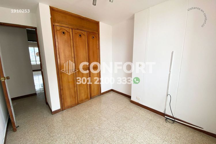 Apartamento de 3 alcobas en arriendo en Conquistadores, Medellín, 120 m² · foto 23 de 24