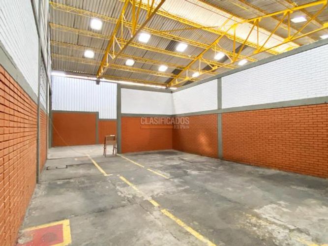 Bodega en arriendo en Acopi, Yumbo, 1000 m² · foto 7 de 17