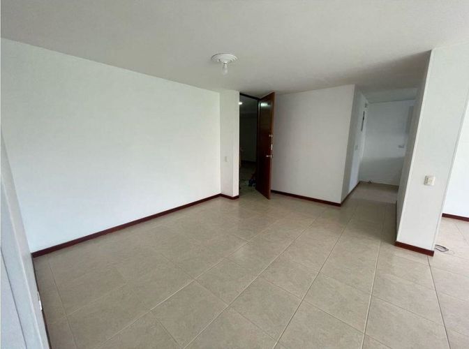 Apartamento de 3 alcobas en arriendo en Cumbres, Envigado, 90 m² · foto 2 de 13
