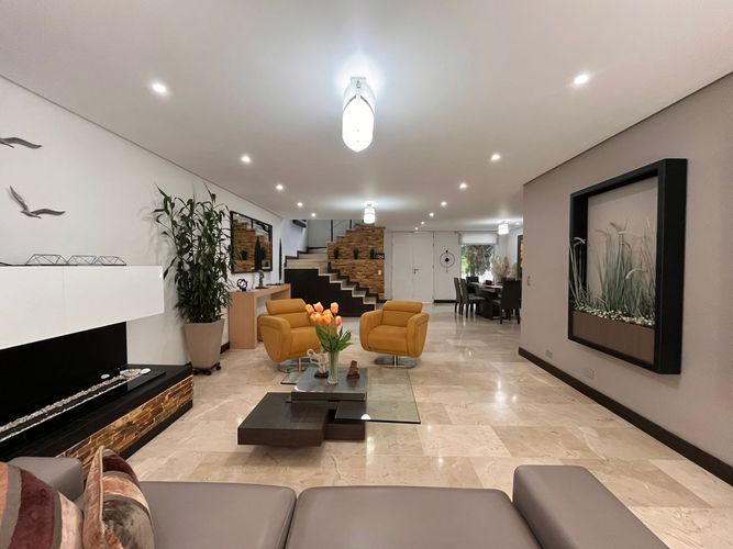 Casa de 4 alcobas en venta en La Pradera, Envigado, 1200 m² · foto 3 de 18