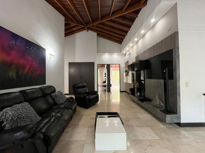 Casa de 4 alcobas en venta en La Pradera, Envigado, 1200 m² · foto 9 de 18