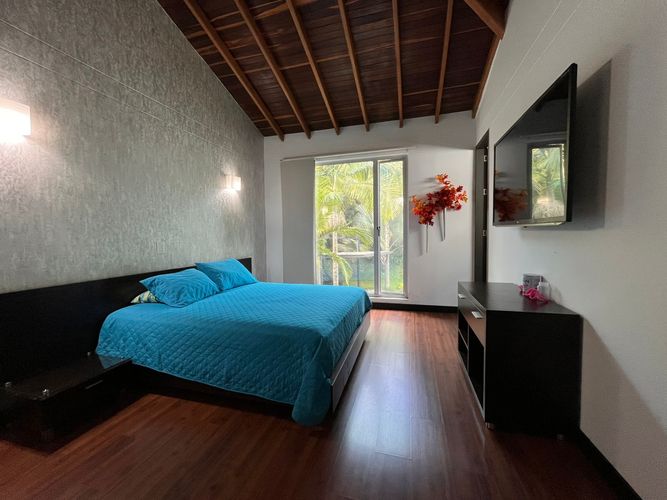 Casa de 4 alcobas en venta en La Pradera, Envigado, 1200 m² · foto 15 de 18