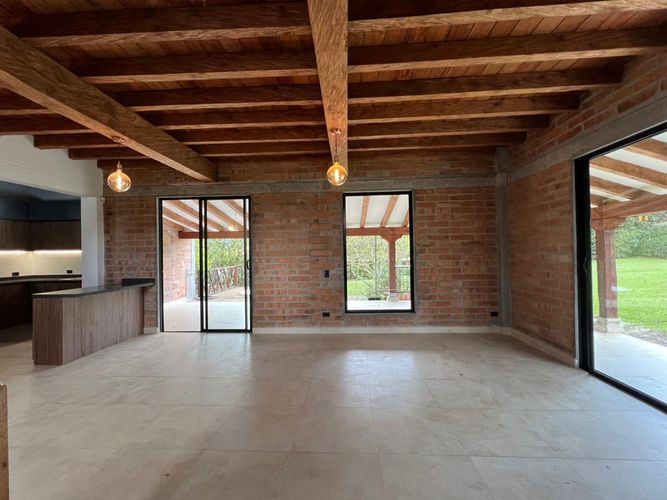 Casa de 4 alcobas en venta en Llano Grande, Rionegro, 1544 m² · foto 4 de 17