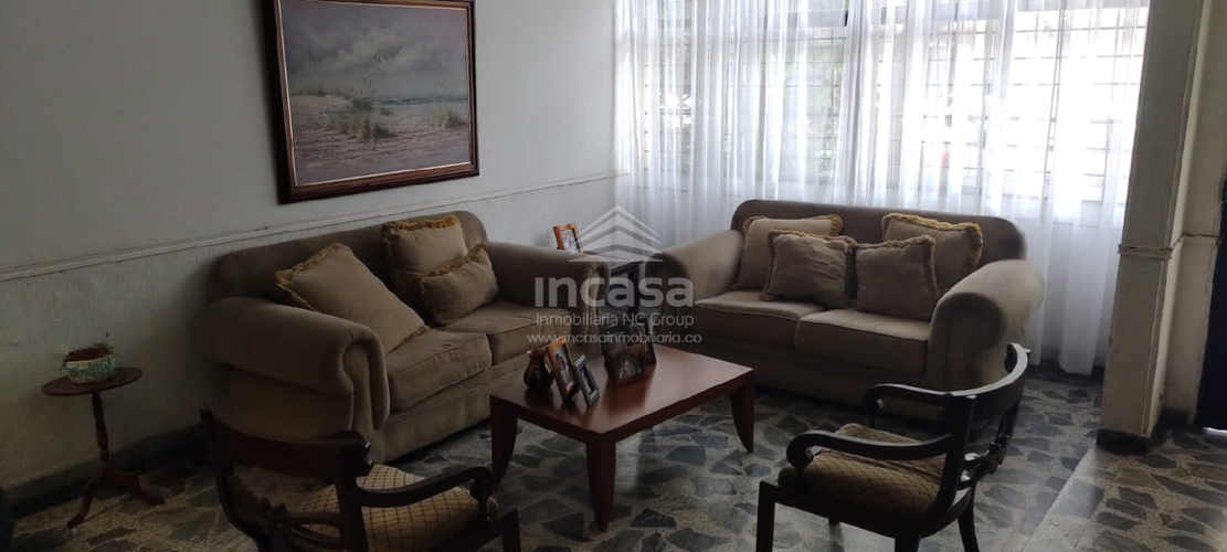 Casa de 5 alcobas en venta en San Vicente, Cali, 227 m² · foto 8 de 14