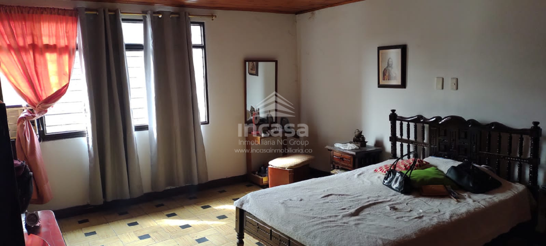 Casa de 5 alcobas en venta en San Vicente, Cali, 227 m² · foto 10 de 14