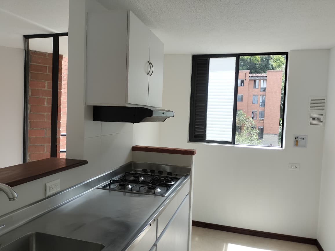 Apartamento en venta en El Poblado, Medellín · foto 3 de 17