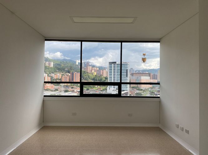 Consultorio en venta en Mesa, Envigado, 35 m² · foto 2 de 8