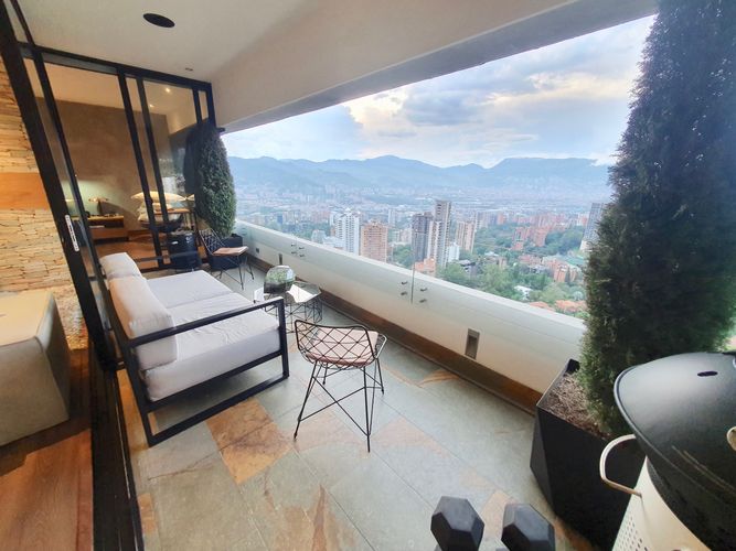 Apartamento de 2 alcobas en venta en El Poblado, Medellín, 129 m² · foto 11 de 24