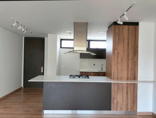 Apartamento de 2 alcobas en venta en El Poblado, Medellín, 106 m² · foto 4 de 16