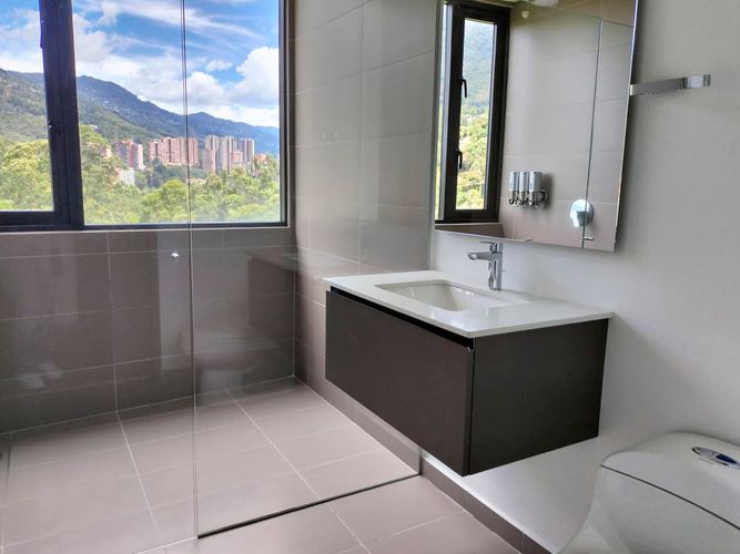 Apartamento de 2 alcobas en venta en El Poblado, Medellín, 106 m² · foto 16 de 16