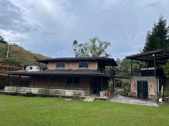 Finca en venta en Guarne, 338 m² · foto 4 de 22