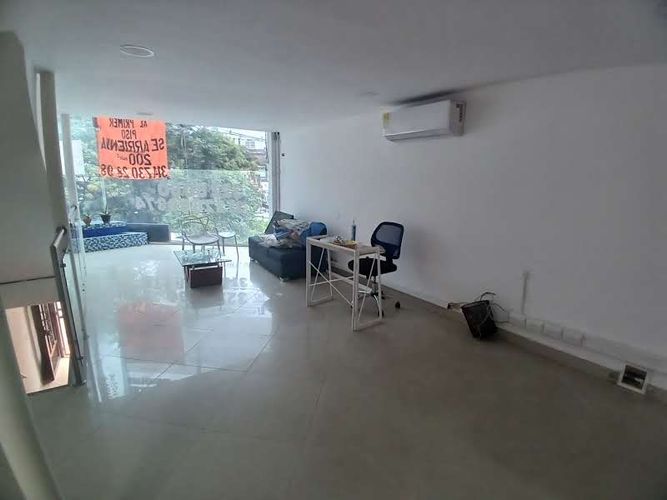 Local en arriendo en La Gloria, Medellín, 200 m² · foto 5 de 24