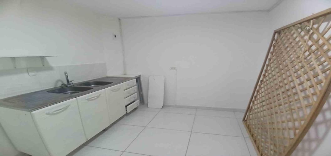 Local en arriendo en La Gloria, Medellín, 200 m² · foto 24 de 24