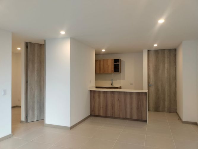 Apartamento de 3 alcobas en arriendo en El Poblado, Medellín, 92 m² · foto 7 de 18