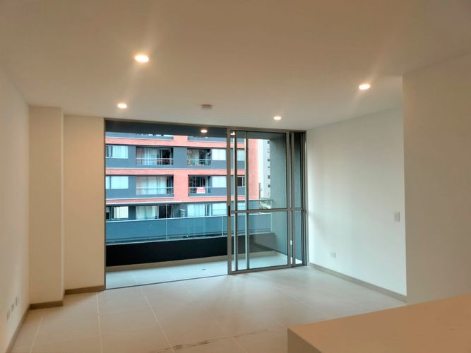 Apartamento de 3 alcobas en arriendo en El Poblado, Medellín, 92 m² · foto 2 de 18