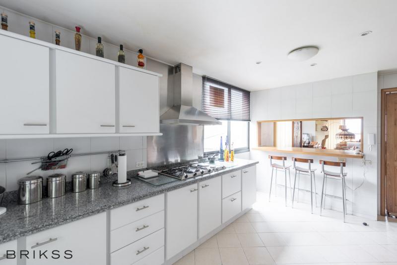 Apartamento en venta en Los Rosales, Bogotá · foto 4 de 13