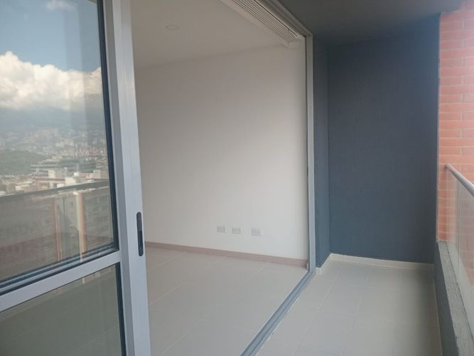 Apartamento de 3 alcobas en arriendo en El Poblado, Medellín, 95 m² · foto 2 de 18