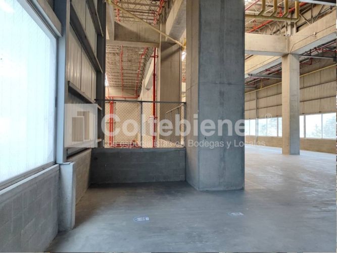 Bodega en arriendo en La Tablaza, La Estrella, 4256 m² · foto 6 de 18