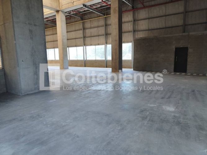 Bodega en arriendo en La Tablaza, La Estrella, 4256 m² · foto 7 de 18