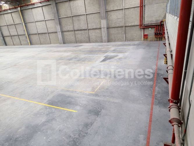 Bodega en arriendo en La Tablaza, La Estrella, 4256 m² · foto 10 de 18
