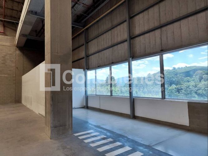 Bodega en arriendo en La Tablaza, La Estrella, 4256 m² · foto 14 de 18