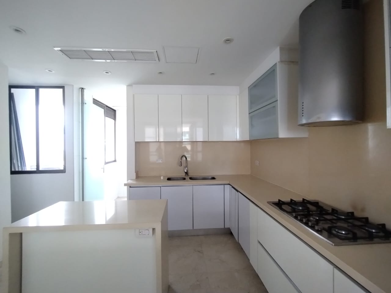 Apartamento en arriendo en El Castillo, Barranquilla · foto 3 de 15