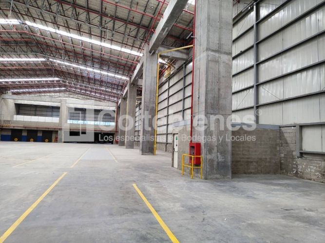 Bodega en arriendo en La Tablaza, La Estrella, 4549 m² · foto 2 de 12