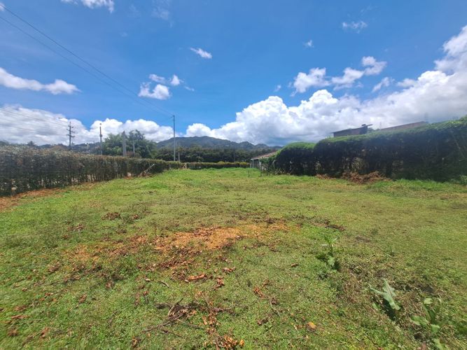 Lote en venta en La Ceja, 640 m² · foto 2 de 9