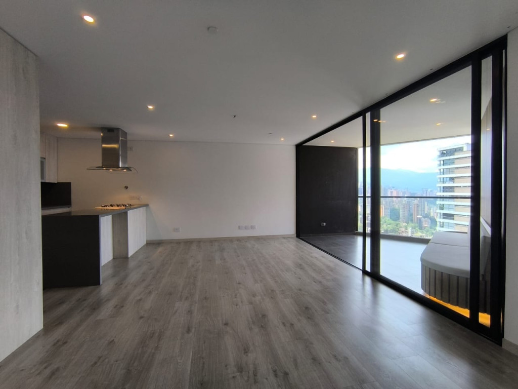 Apartamento en venta en Altos del poblado, Medellín 3