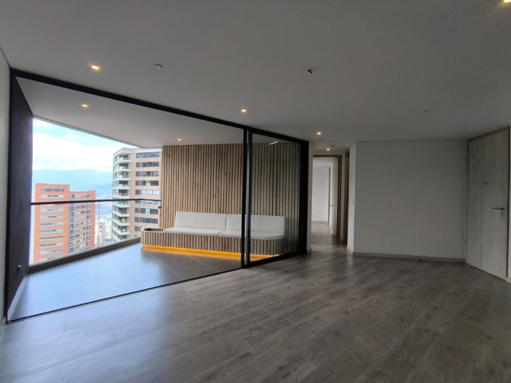 Apartamento en venta en Altos del poblado, Medellín 4