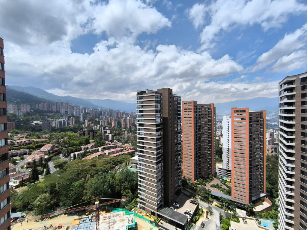 Apartamento en venta en Altos del poblado, Medellín 5
