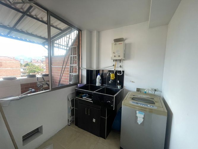 Apartamento de 3 alcobas en venta en Simón Bolívar, Medellín, 220 m² · foto 14 de 24