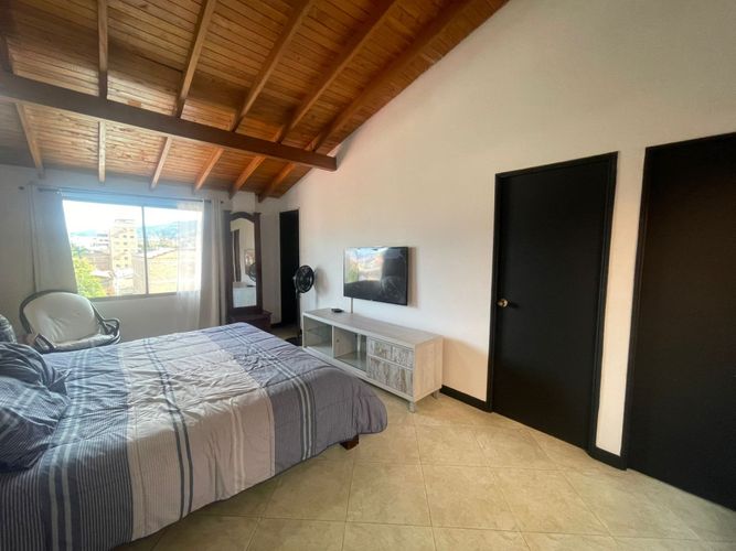 Apartamento de 3 alcobas en venta en Simón Bolívar, Medellín, 220 m² · foto 23 de 24