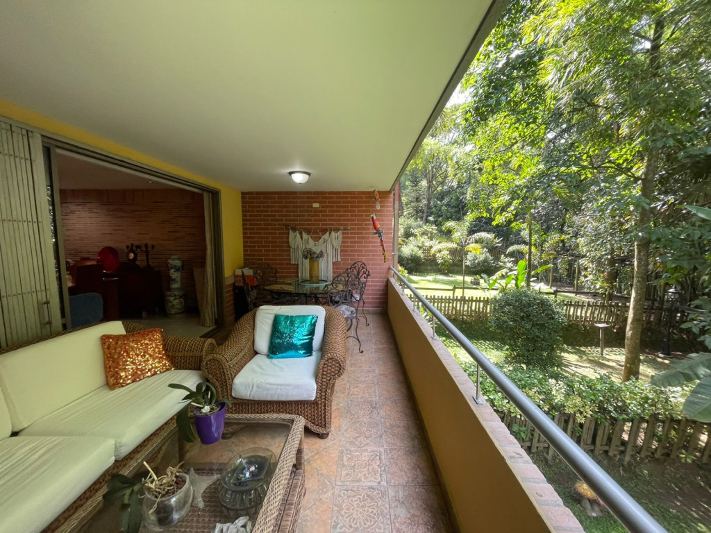 Casa en Venta en Loma del Esmeraldal, Envigado