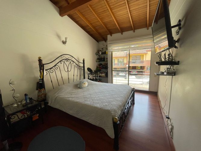 Casa de 3 alcobas en venta en Loma Del Esmeraldal, Envigado, 273 m² · foto 17 de 24