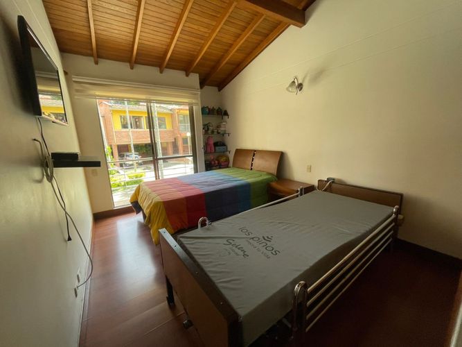 Casa de 3 alcobas en venta en Loma Del Esmeraldal, Envigado, 273 m² · foto 21 de 24