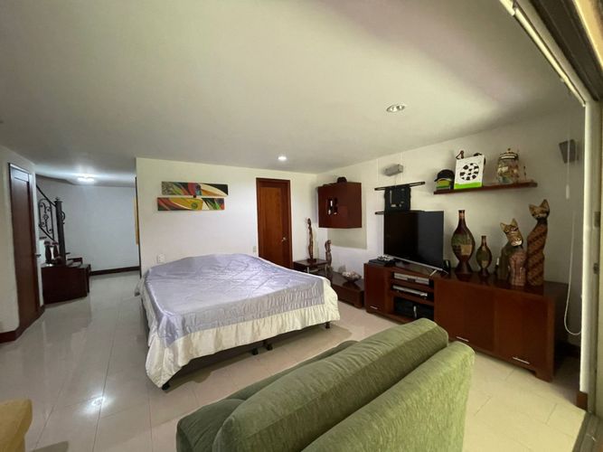 Casa de 3 alcobas en venta en Loma Del Esmeraldal, Envigado, 273 m² · foto 23 de 24