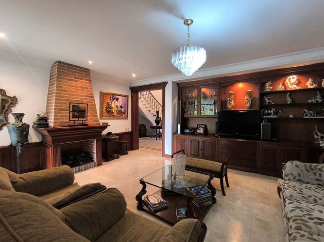 Casa de 4 alcobas en venta en Altos Del Poblado, Medellín, 464 m² · foto 7 de 24