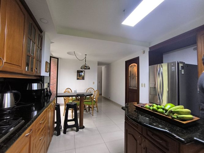 Casa de 4 alcobas en venta en Altos Del Poblado, Medellín, 464 m² · foto 15 de 24