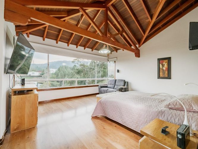 Casa de 5 alcobas en venta en Loma Del Escobero, El Retiro, 407 m² · foto 12 de 24