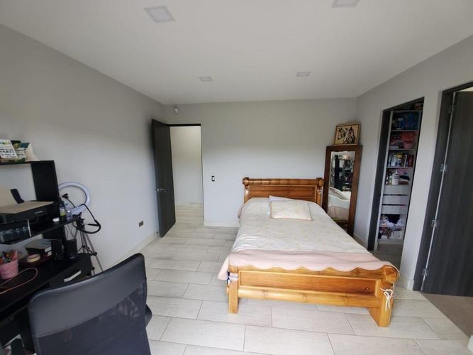 Casa de 4 alcobas en venta en Centro, Rionegro, 370 m² · foto 7 de 13